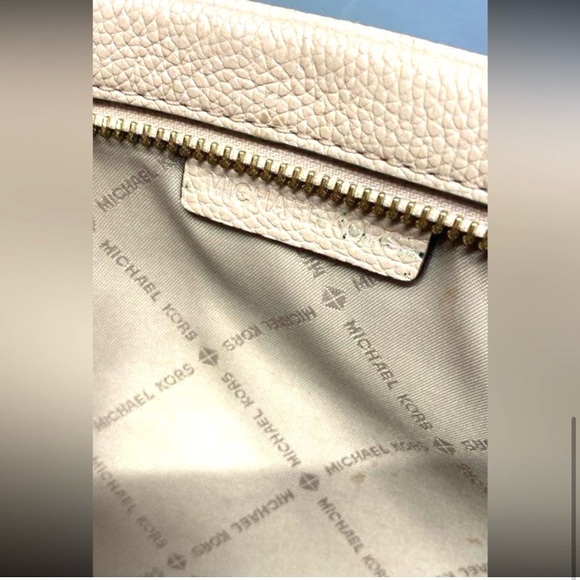 Michael Kors Fulton cream gold street pebble leather camera style crossbody bag - Picture 5 of 8